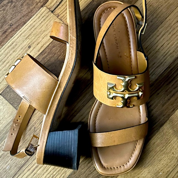 Tory Burch Miller Leather Heeled Sandal Large T inGold. - Picture 7 of 7